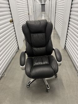 Adjustable Office Chair in Black