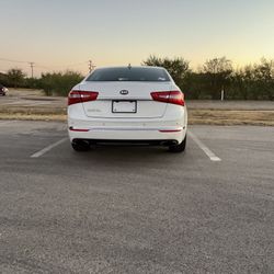 2014 KIA Cadenza