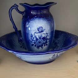 Vintage bowl and pitcher set