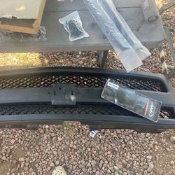 08-13 Chevy Grille With Emblem 