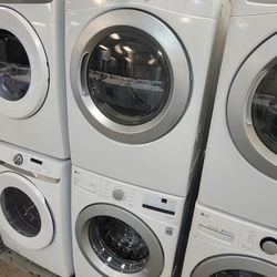 Like New 2020 Samsung Front Loading Washer And Stackable Gas Dryer Set 