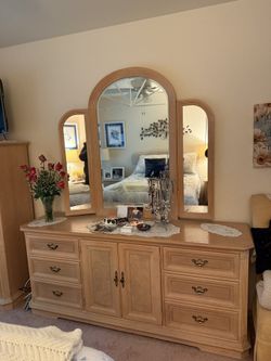 French Provincial Wood Chester Drawers In Amazing Condition Very Heavy And Sturdy