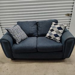 Love Seat. Free Delivery