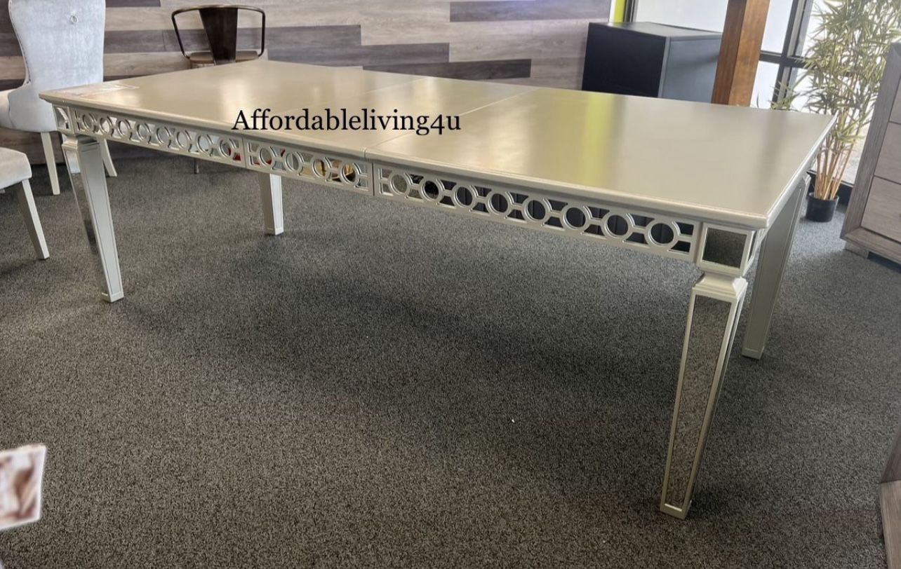 Silver Mirrored Dining Table Brand New In Box