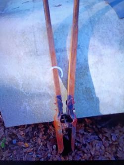 Post hole digger with ruler on the side
