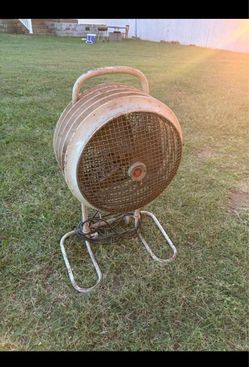 vintage Westinghouse Mobilaire floor fan from the 1950s