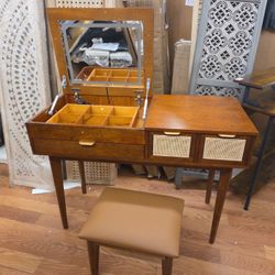 Legant Brown Wood Makeup Vanity Set
