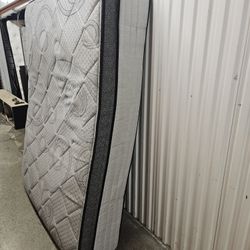 Full Size Mattress 