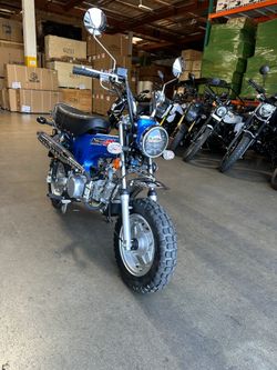 Venom Mini 125cc Street legal Scooter | CT70 Clone Monkey Brand new