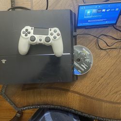 Very Clean Ps4 Fat 500gb For Sale Or Trade