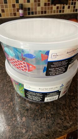 New Bowl set with lids two sets