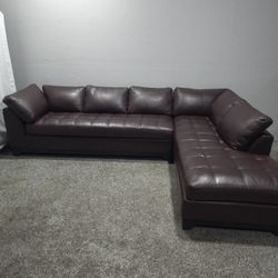 Beautiful Leather Sectional Couch!!! Delivery Available 