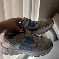Kids Nikes Vomero Size 13c