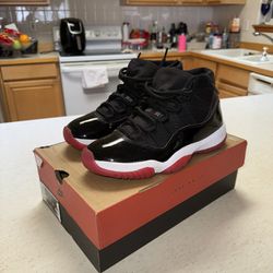 Bred 11s Size 8.5