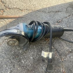 3 Set Makita Angle Grinder And Saws (2)