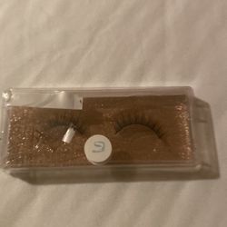 Eyelashes 