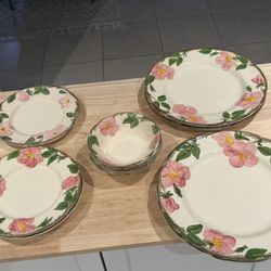 Franciscan Desert Rose Dinnerware Set