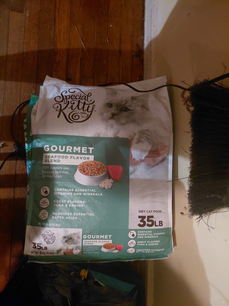 Special Kitty Gourmet 35 Lb Cat Food