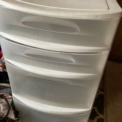 Large storage drawers 