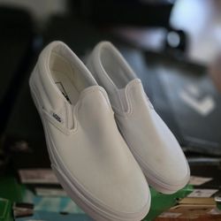 Vans White  Low Top Men 6.5 Women 8