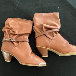Vintage boots size 8
