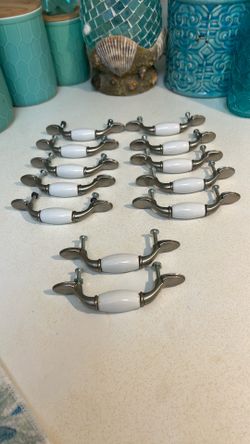 12 Cabinet/Drawer Pulls