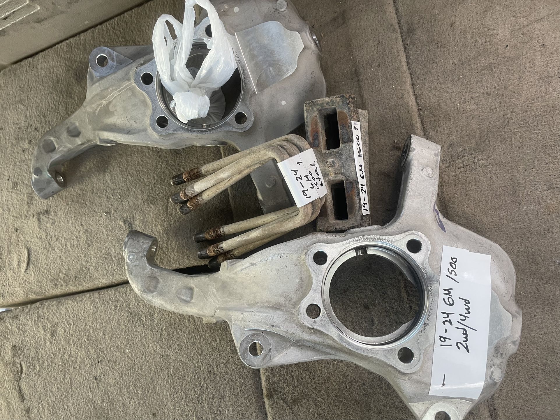 2019-2024 gm/chevy spindle knuckle rear blocks and ubolts