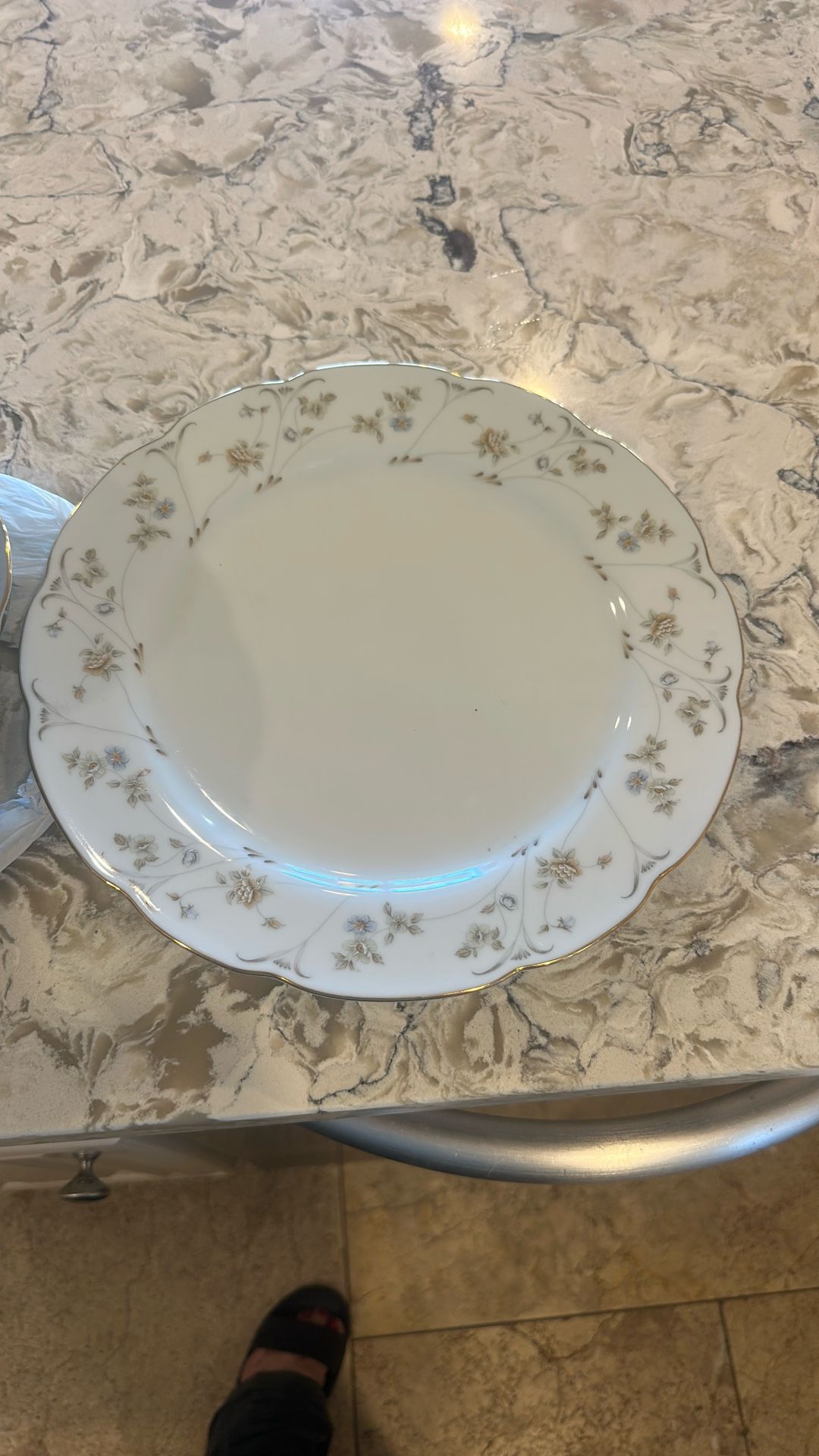 Vintage dinner plates