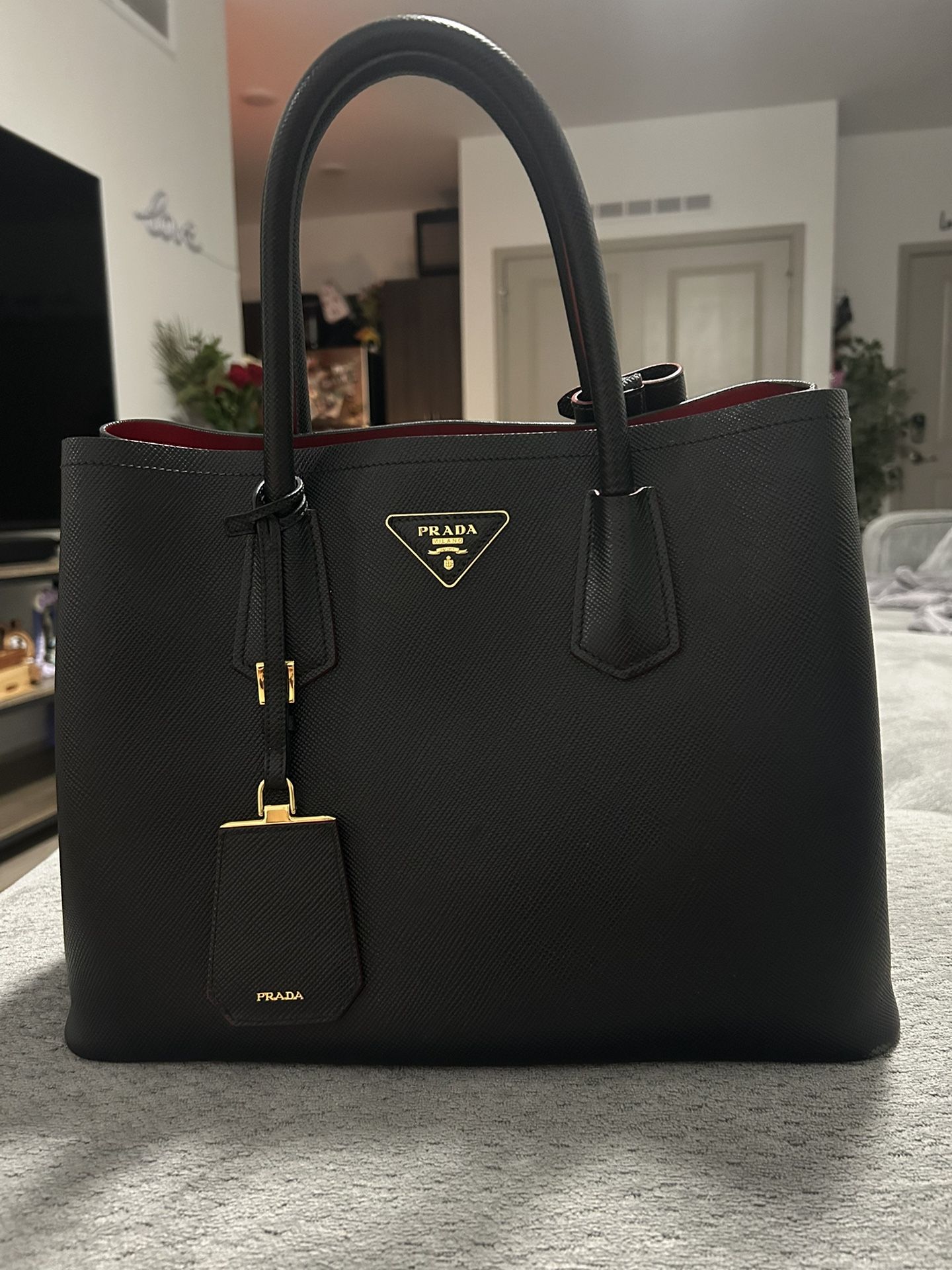 PRADA SAFFIANO CUIR NERO TU MEDIUM SHOULDER BAG