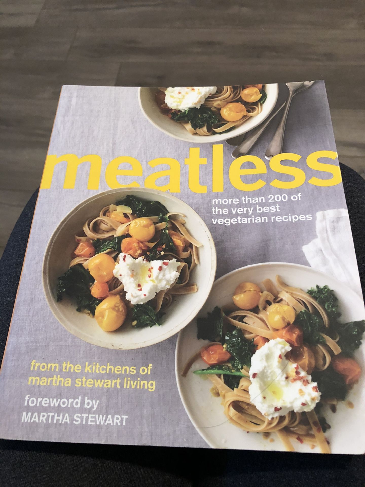 NEW - never used. Meatless Vegetarian Cookbook.