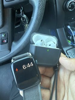 Apple Watch Series 7 And Airpods 4 Bundle