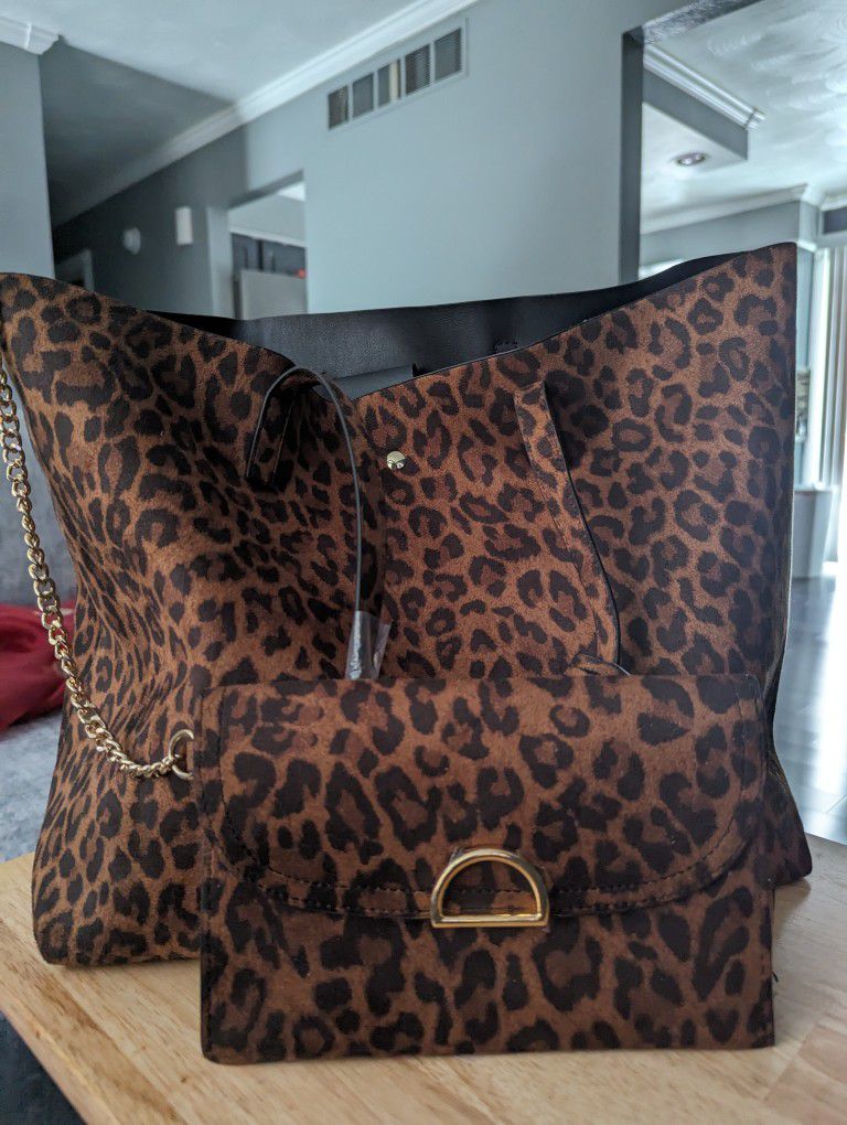 leopard print purse with wallet attachment 

