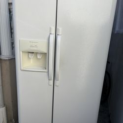 Frigidaire Side By Side Fridge 