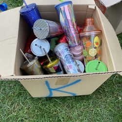 Box Of Starbucks Or Thermoflasks Lot#K