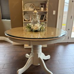 Round Dining Table 