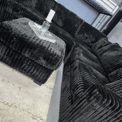 ✨️ Sectionals, 2pc Sofas ✨️ Furniture Queen Bedrooms, Dining Avail