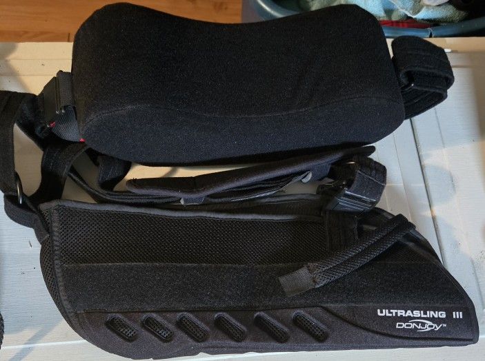 Free Arm Sling Cushion and Squeeze Ball