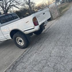 Toyota Tacoma 2000 White 