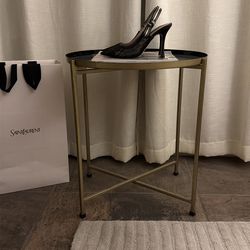 Accent table