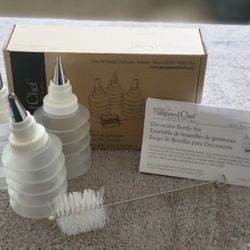 Pampered Chef Decorator Bottle Set