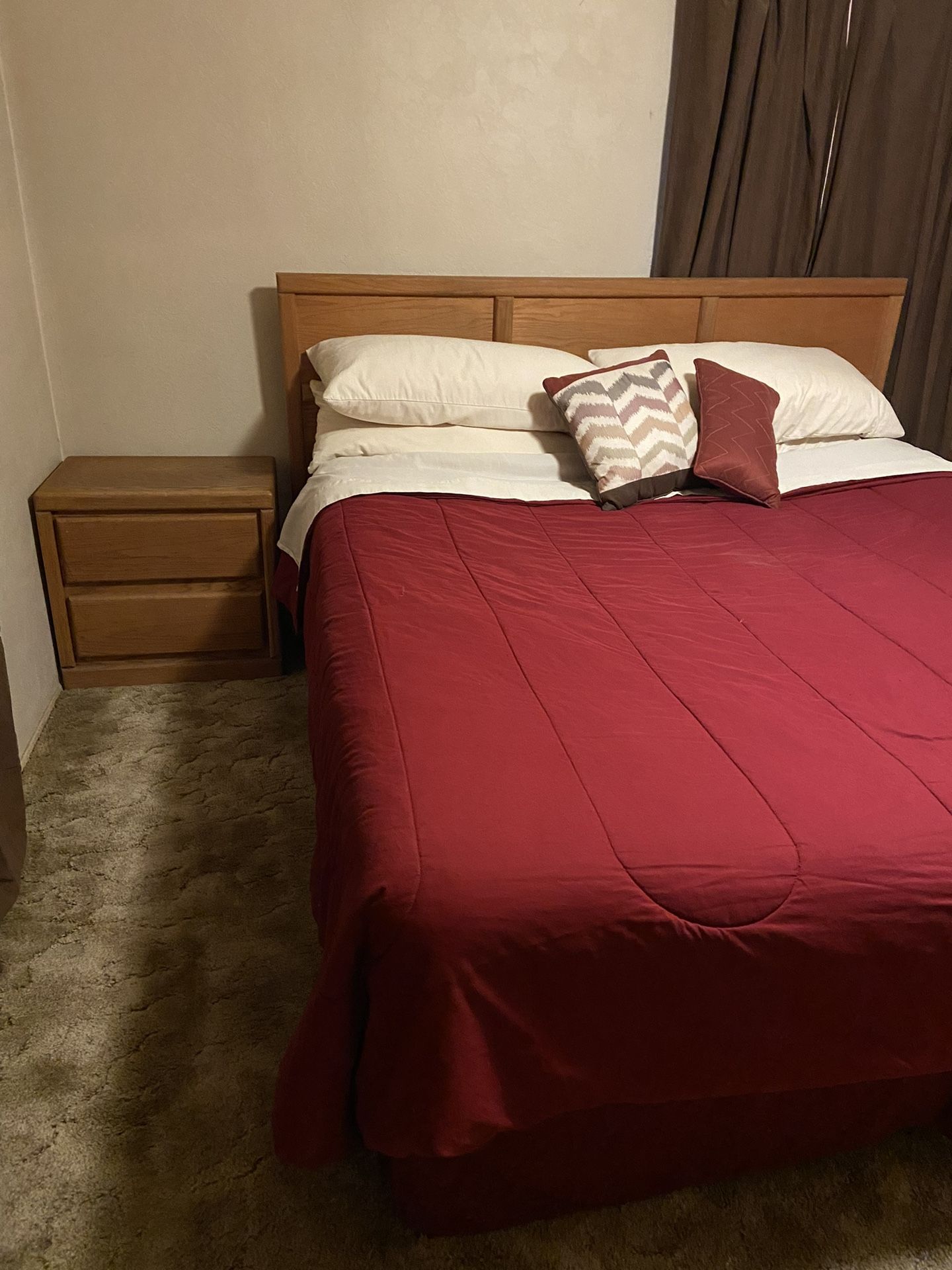 Bedroom Set (king Size Bed 