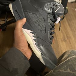 Selling Jordan 5 Paris  Size 10