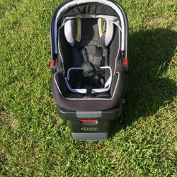 Graco Baby Car Seat And Base