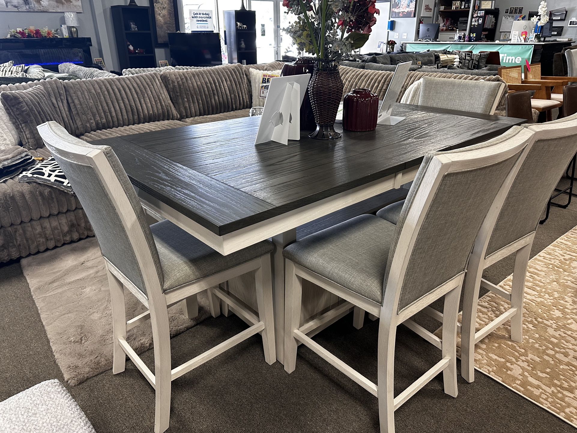Gorgeous Dining Set! $1,399! Easy Financing! 🖤✅✨