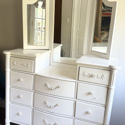 Beautiful American Isabella  Dresser 