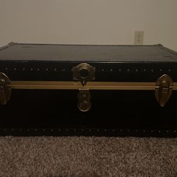antique chest/trunk