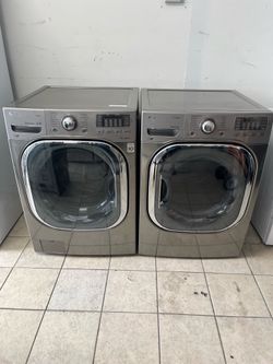 Washer and dryer LG 27”