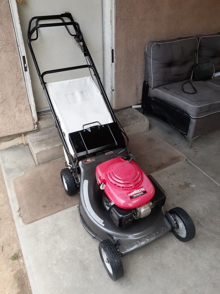 Vendo cortadora de césped comercial Honda HRC.215 self propelled doble navaja