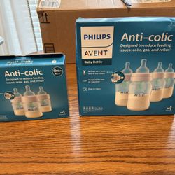 New—Philips Anti Colic Bottles