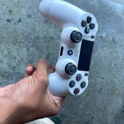 PS4 Controller 